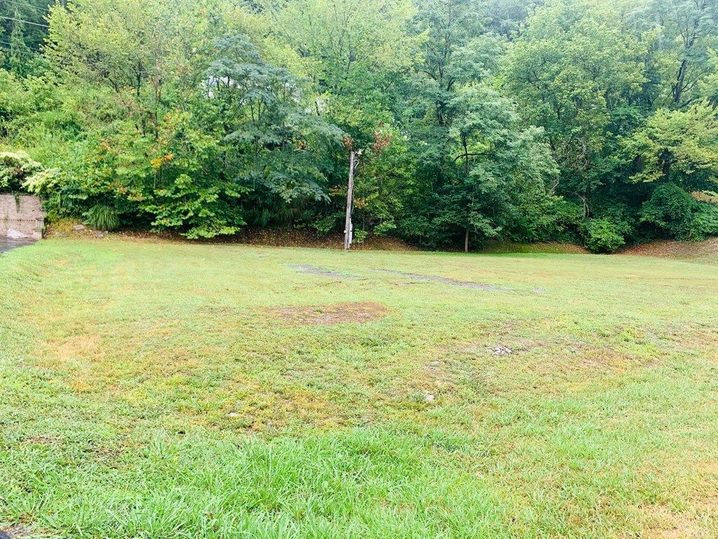 26333 US Hwy 119, Belfry, KY 41514